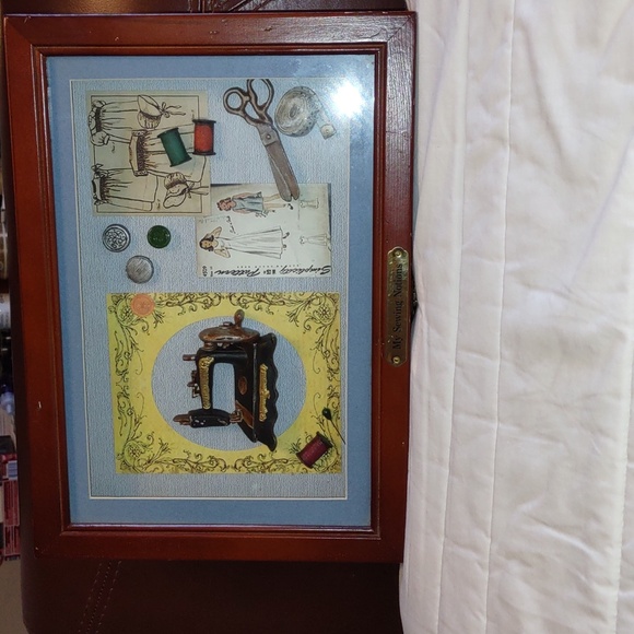 Maven "My Sewing Notions"  storage box - Picture 3 of 10